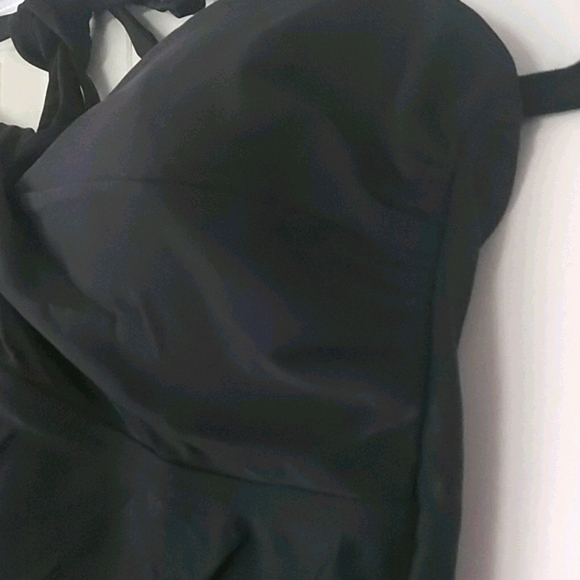 Black Tanktop/swim top - Picture 7 of 11